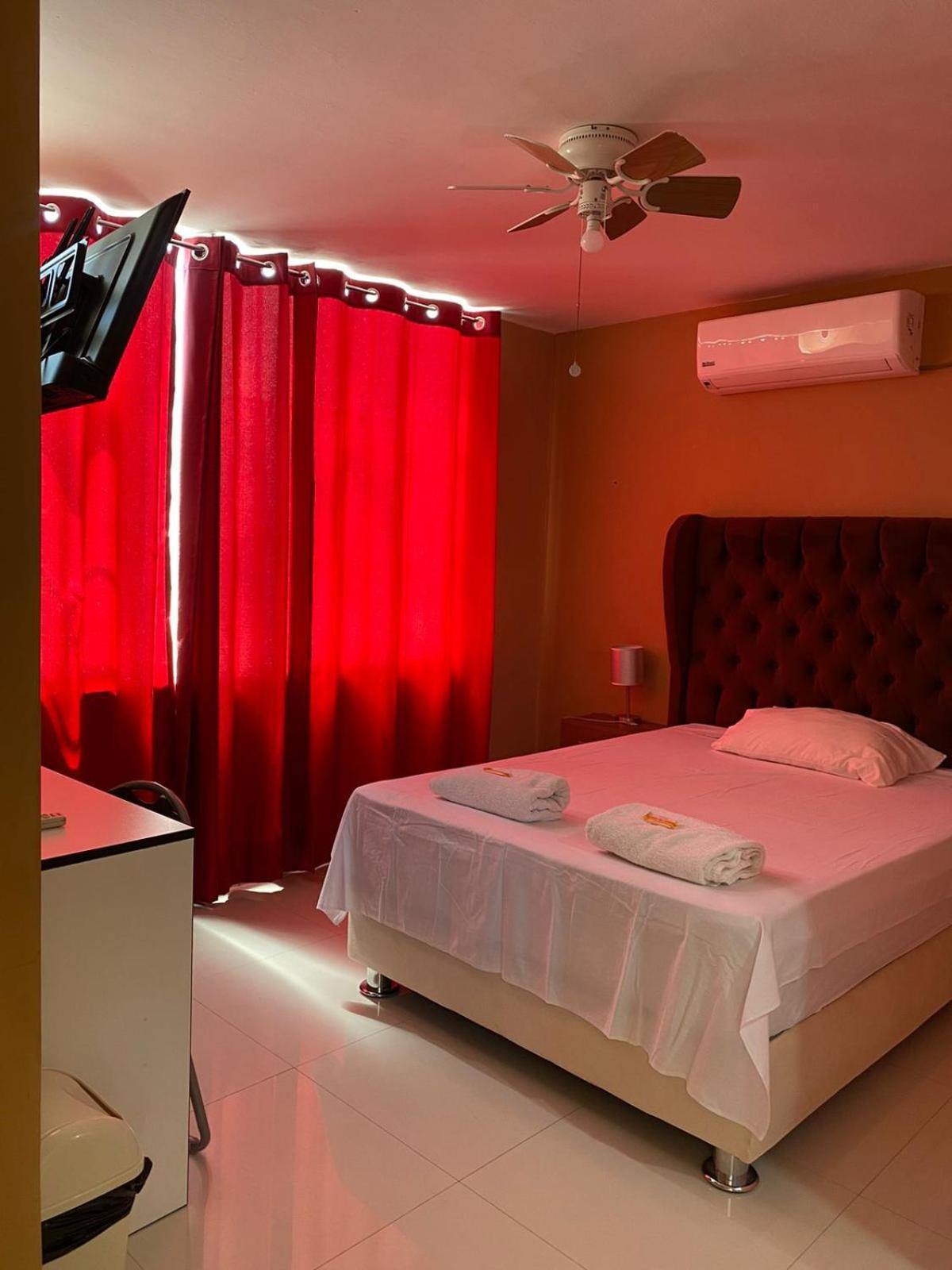 Hotel Hoskins Talara Habitaciones Con Aire Acondicionado Cerca Al Centro Refineria Y Plaza Vea 외부 사진
